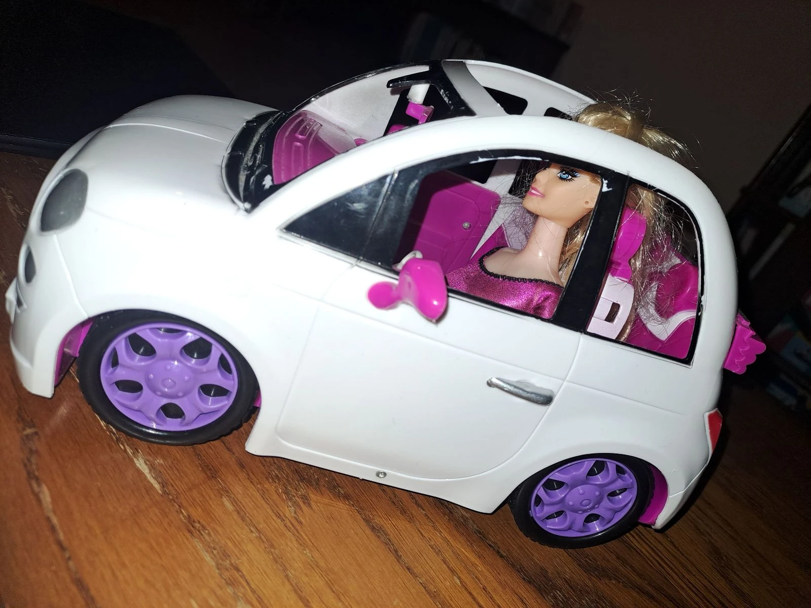 Jouet fiat500 avec poupée mannequin